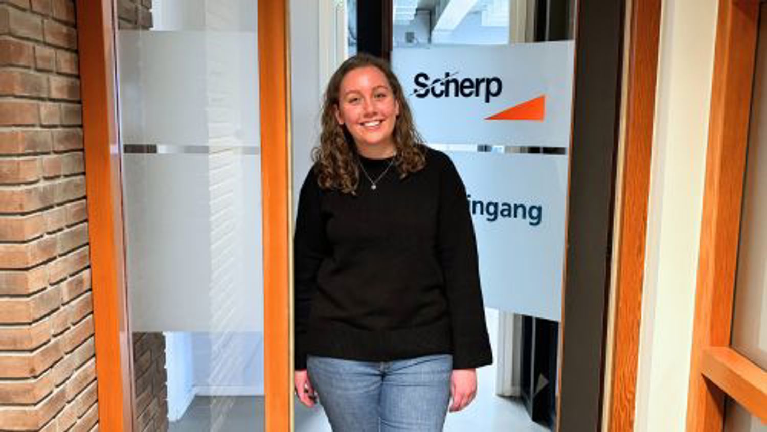 Over Daphne Figee (1)